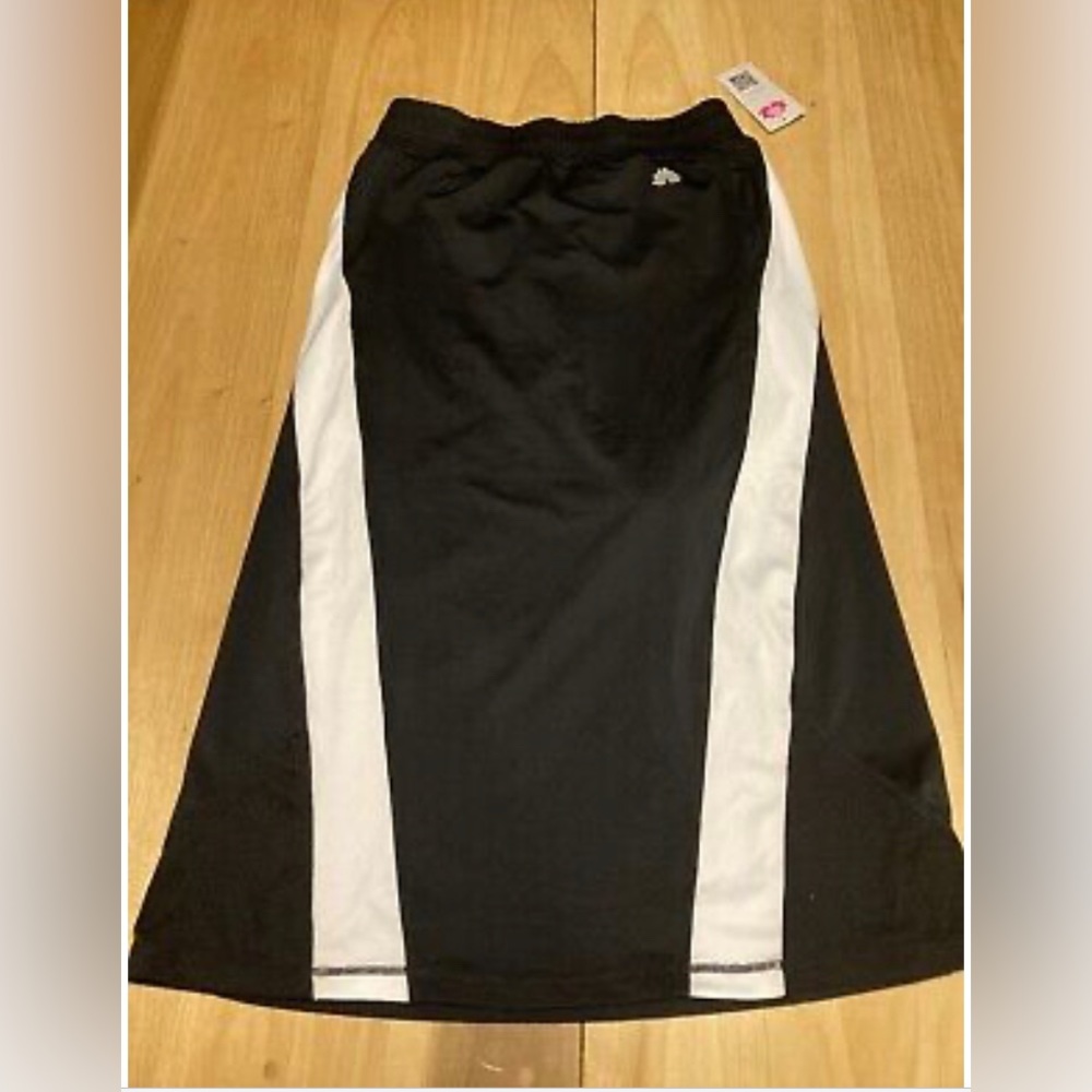 NEW WITH TAGS Snoga Athletics Black & White Skirt 271/2" with Hidden Shorts 18"